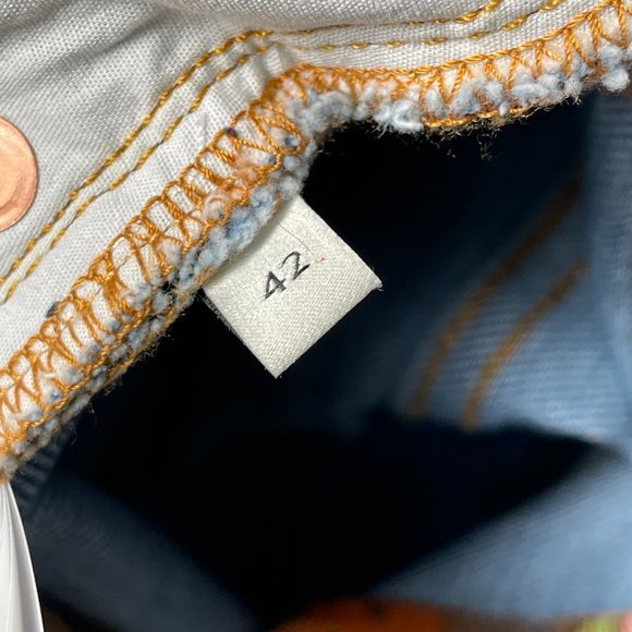 Gucci Strawberry Denim Jean Women's size 42 Skirt - Picture 5 of 16